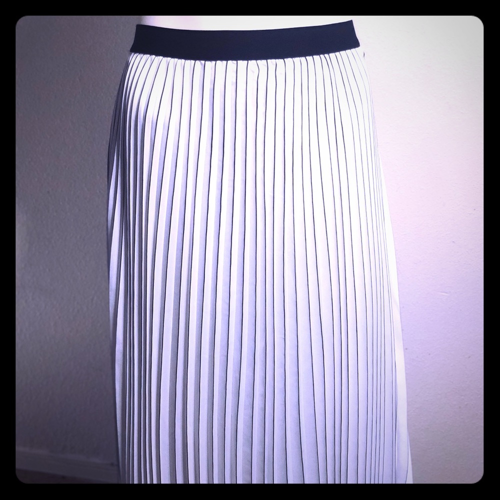 MAX STUDIO PLEATED SKIRT
